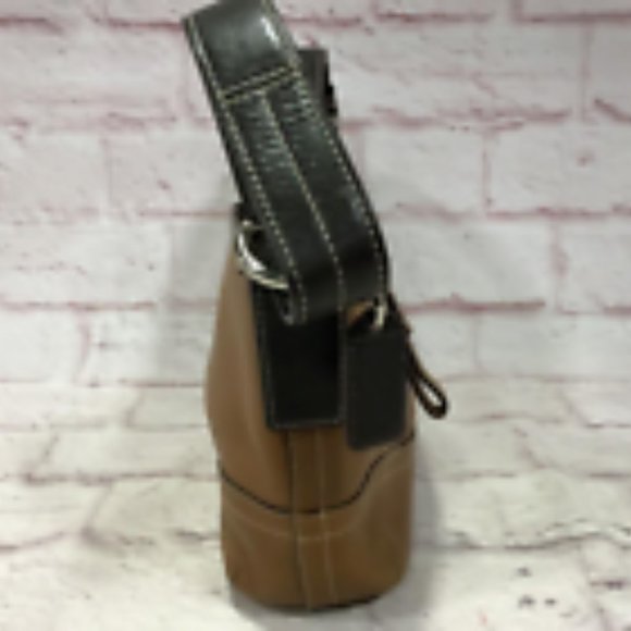 Coach Women's Tan Pebble Leather zipper Double Handle Strap Shoulder Bag Purse - Picture 2 of 8